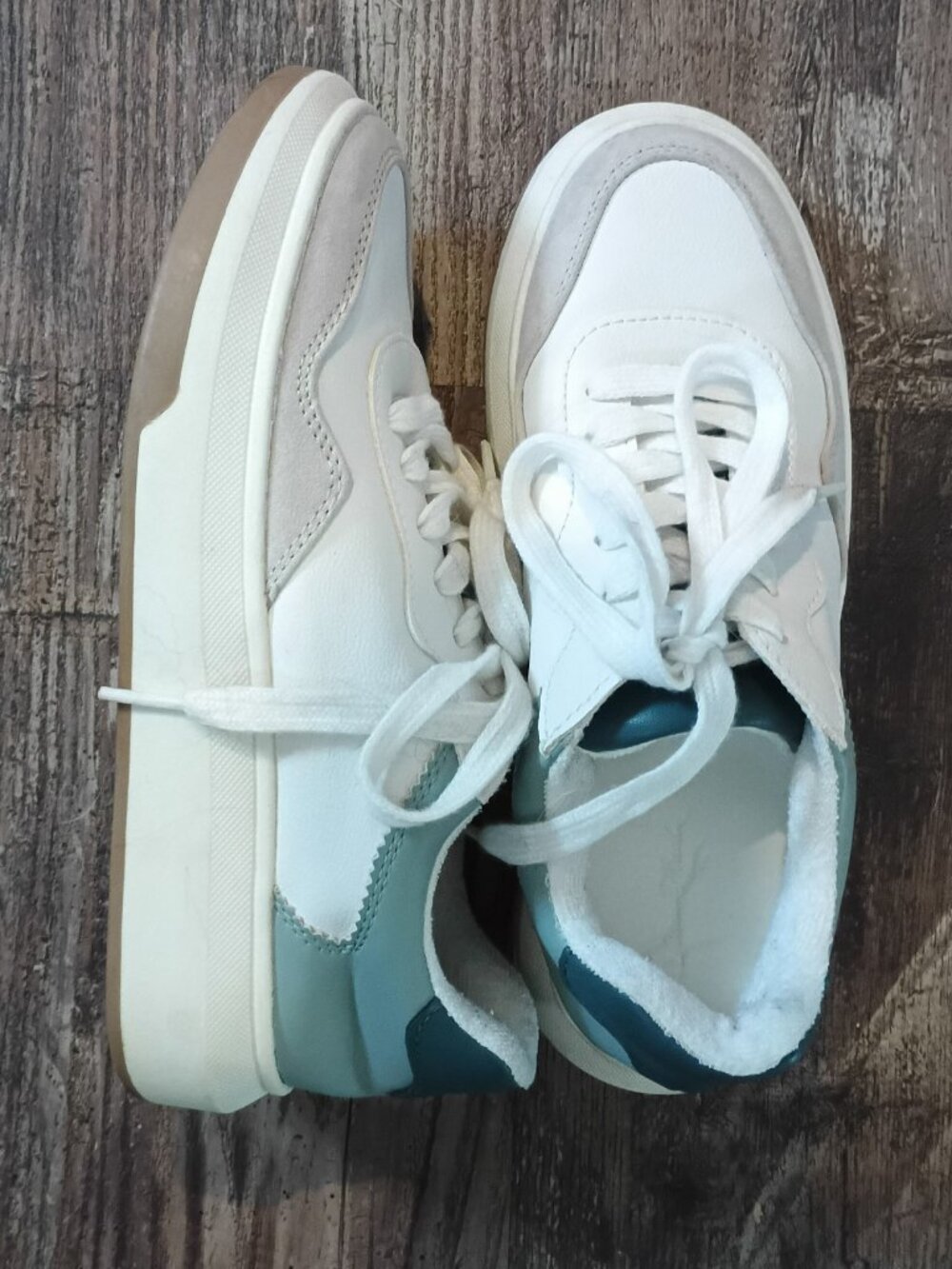 Men's Universal Thread Tennis Shoes Sz. 6